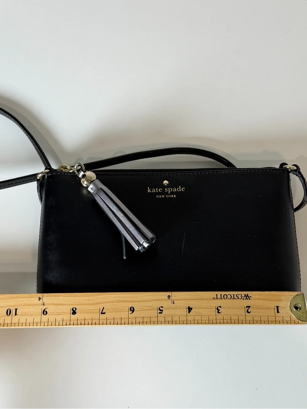 kate spade Like New New York Ivy Street Black Leather Crossbody Bag with Tassel